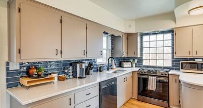 Home w/ Spacious Yard, 3 Mi to Dtwn Des Moines!