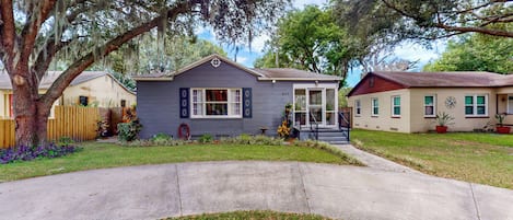 House (2 Bedrooms) | Front of property