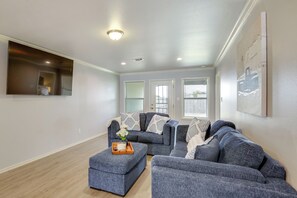 Apartment (1 Bedroom) | Front of property - 2 Mi to Depot District: Dog-friendly 1BR Getaway! (Lubbock)