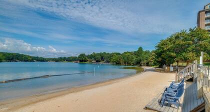 Getaway w/ Resort Perks at Smith Mountain Lake!