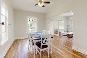 Nhà (2 Bedrooms) | Nội thất