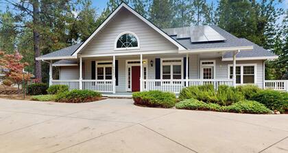 4BR Home w/ Decks & Arcade Games, Near Yosemite