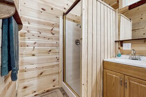 House (2 Bedrooms) | Interior - 7 Mi to Ski Resorts: Dog-friendly Sugarloaf Cabin (Sugarloaf)