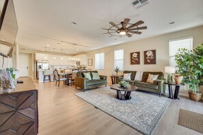 House (3 Bedrooms) | Interior