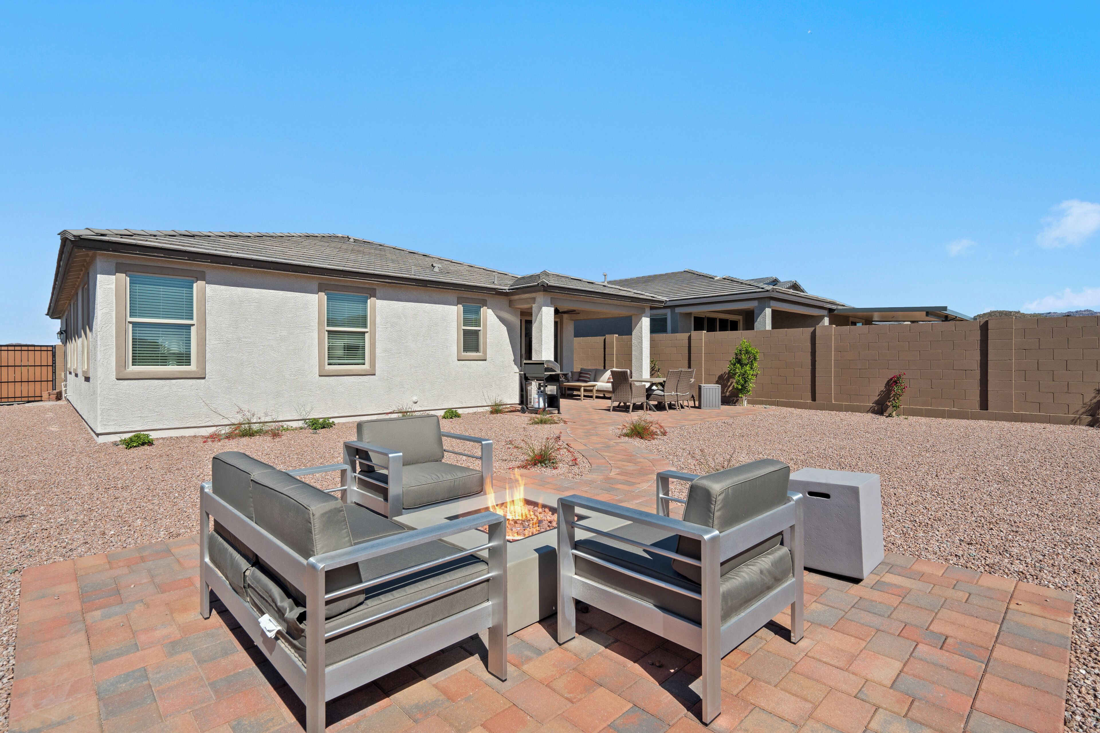 House (3 Bedrooms) | Interior