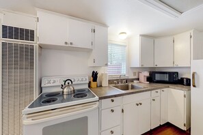 House (1 Bedroom) | Interior