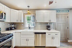 House (3 Bedrooms) | Interior - 2 Mi to Beach! Hot Tub Haven in Michigan City (Michigan City)