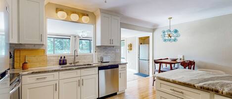 House (3 Bedrooms) | Interior