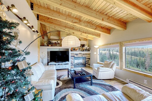 3br W/ Views, Ping-pong, Deck, & Fireplaces - Utah