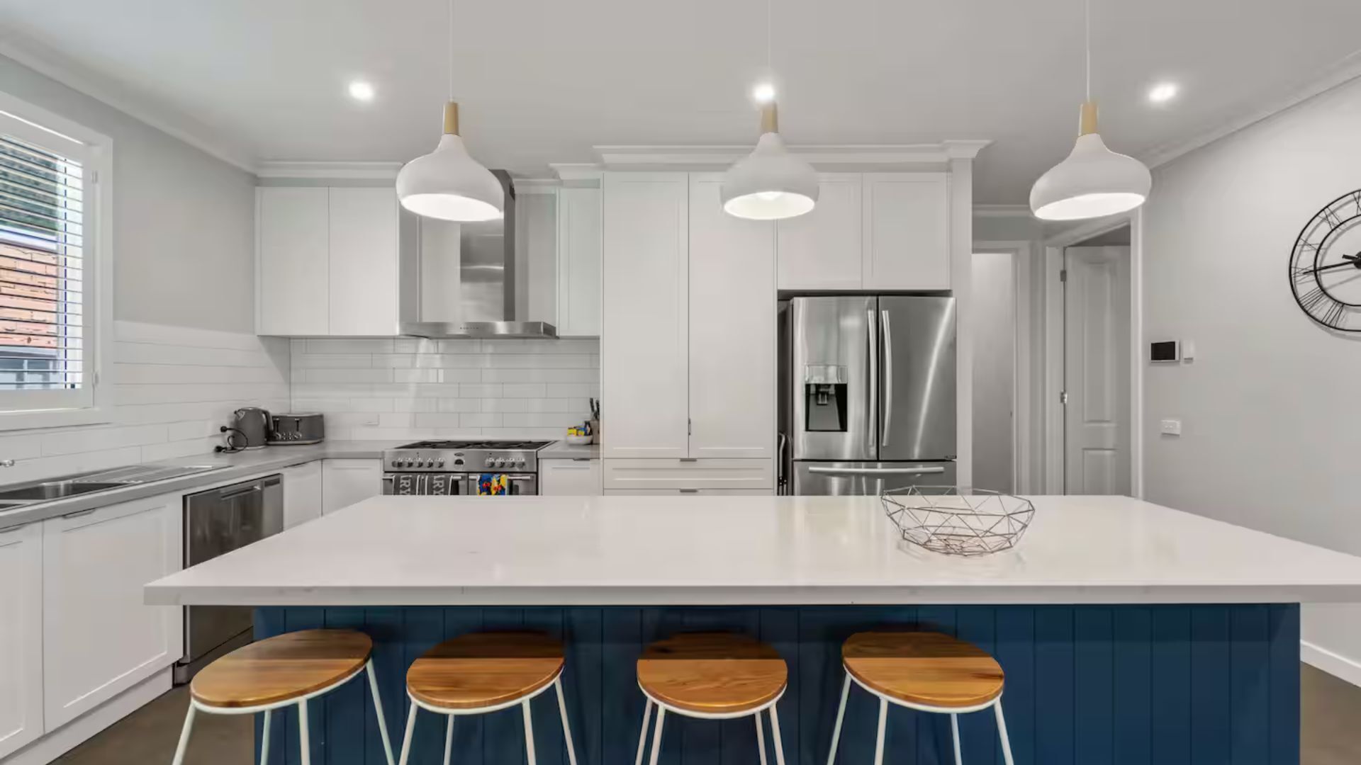 Microondas, horno, parrilla de estufa y lavavajillas 