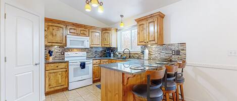 House (3 Bedrooms) | Interior