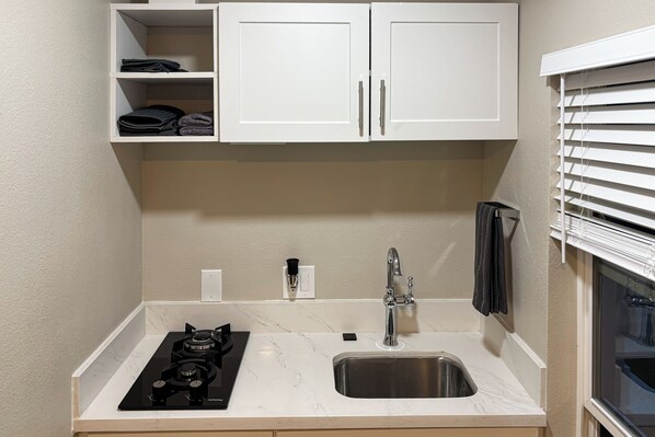 Apartment (0 Bedroom) | Interior