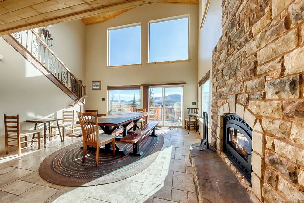 Brian Head Home w/ Views & Master Bedroom Suite - Parowan, UT