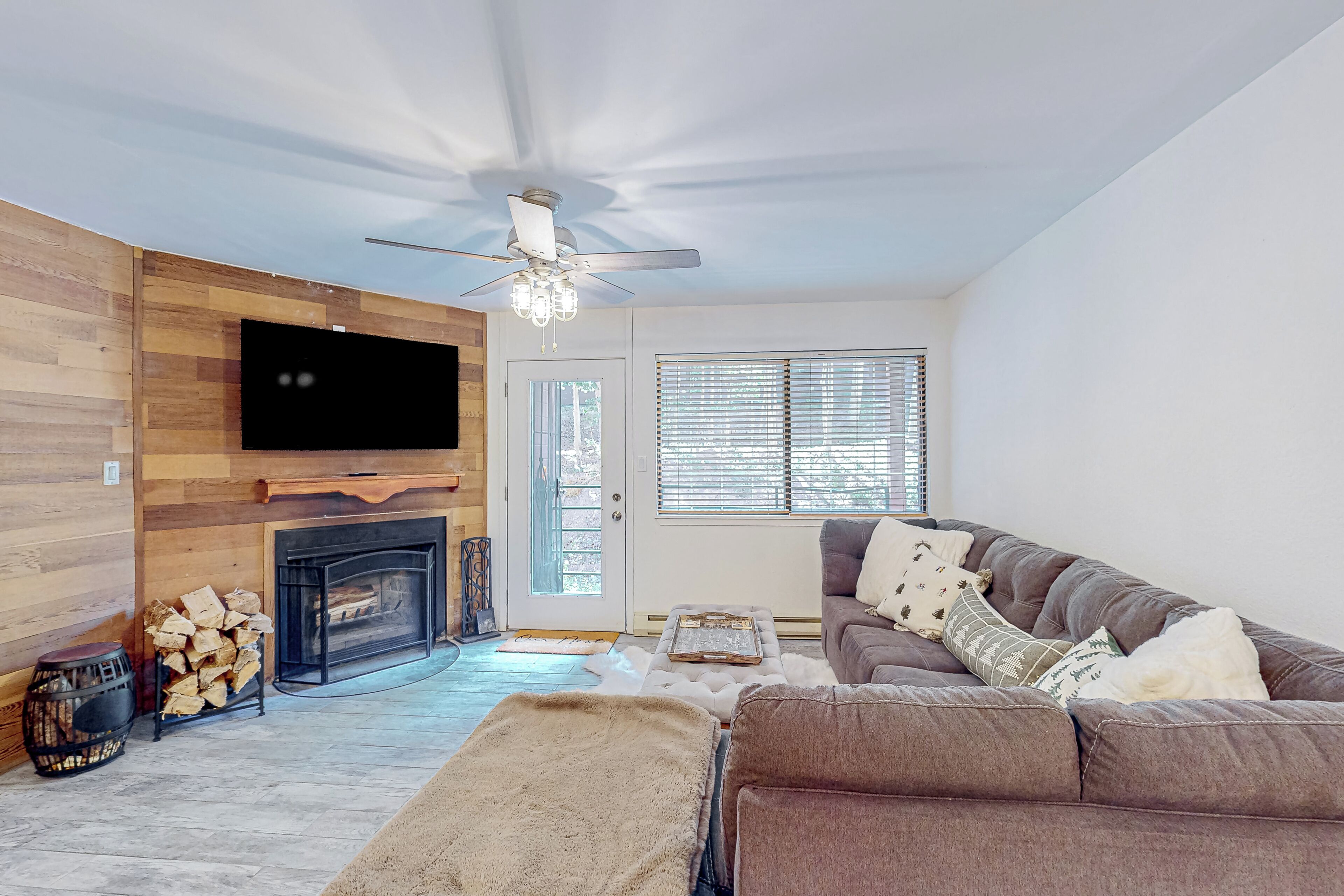 Apartment (2 Bedrooms) | Front of property