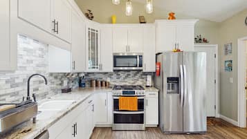 Rumah (2 Bedrooms) | Interior