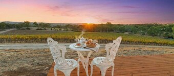 Vineyard Farmstay – caravan retreat in Clare Valley