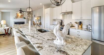 Scenic Sandia Mtn Views! Cozy Rio Rancho Retreat