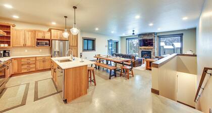 Luxury Ski Home w/ Hot Tub on Schweitzer Mountain