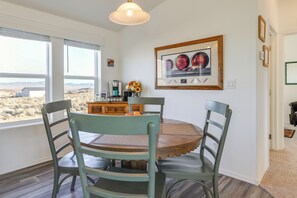 House (3 Bedrooms) | Interior - Mtn Views, 15 Mi to Dtwn Kingman: Family Home! (Kingman)