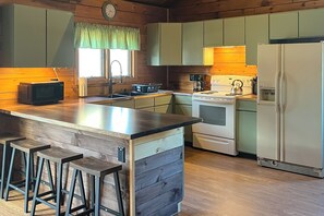 House (3 Bedrooms) | Interior - 4-season Family Base! 13 Mi to Lake Winnipesaukee (Center Barnstead)