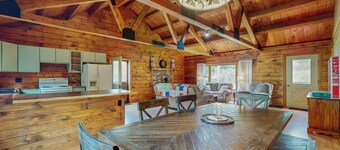 四季家庭基地，距離Lake Winnipesaukee 13英里  