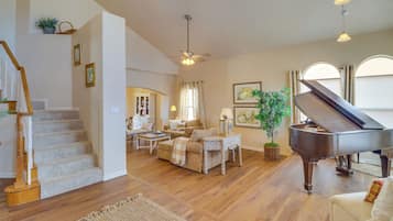 House (4 Bedrooms) | Front of property