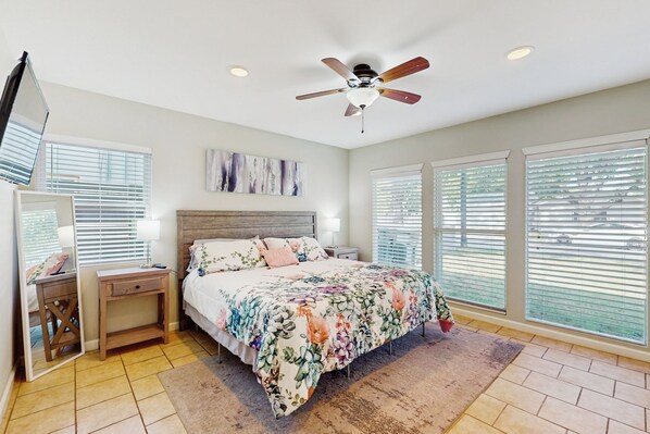 House (3 Bedrooms) | Interior - Wine Country Retreat w/ Yard: 1 Mi to Main Street (Fredericksburg)