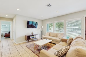 House (3 Bedrooms) | Interior - Wine Country Retreat w/ Yard: 1 Mi to Main Street (Fredericksburg)
