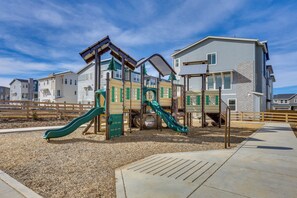 House (4 Bedrooms) | Interior - 8 Mi to Denver Tech Center: Business-ready Retreat (Centennial)