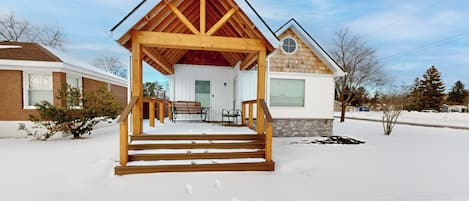 House (3 Bedrooms) | Front of property