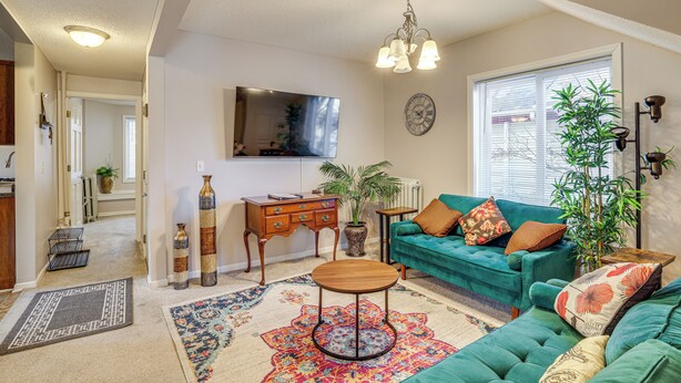 Apartment (3 Bedrooms) | Front of property - Central Duplex Townhome Close to Twin Cities (St. Paul)