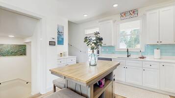 Cottage (3 Bedrooms) | Interior