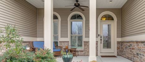 House (5 Bedrooms) | Interior