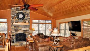 House (4 Bedrooms) | Interior