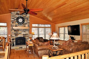 House (4 Bedrooms) | Interior - 4BR 'lake Arrowhead Hideaway' w/ Great Location (Nekoosa)