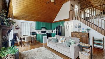 House (3 Bedrooms) | Front of property