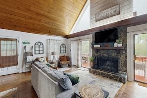 House (3 Bedrooms) | Interior - Lakefront Eatonton Haven w/ Dock: Bring Your Boat! (Eatonton)