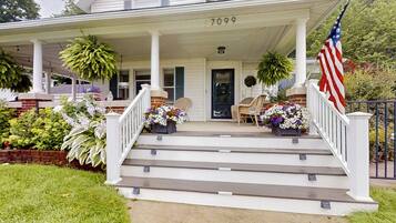 House (5 Bedrooms) | Interior