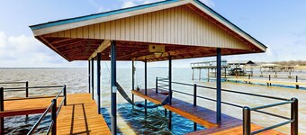 Lakefront 3BR Near Golf w/ Wraparound Deck & AC