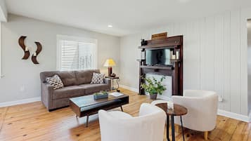 Rumah (2 Bedrooms) | Bagian depan properti