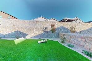 Interior - 4BR w/ Private Yard, Outdoor Games, Grill, & W & D (El Paso)