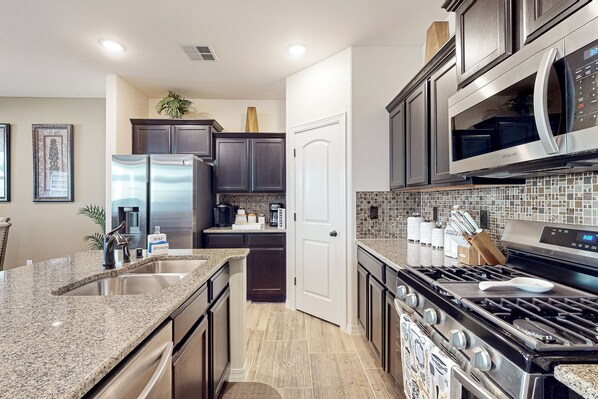 Interior - 4BR w/ Private Yard, Outdoor Games, Grill, & W & D (El Paso)