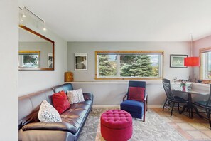 Apartment (1 Bedroom) | Interior - 1BR Apartment w/ Shared Fire Pit & Fitness gym (Eagle)