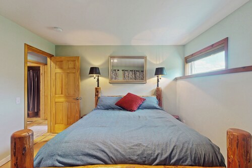 1BR Apartment w/ Shared Fire Pit & Fitness gym