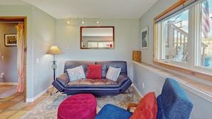 Apartment (1 Bedroom) | Interior - 1BR Apartment w/ Shared Fire Pit & Fitness gym (Eagle)