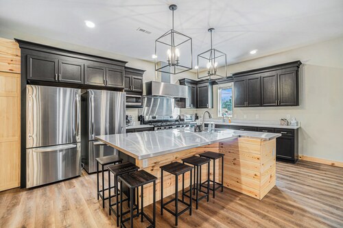 Expansive Lewiston Lodge w/ Private Bowling Alley!