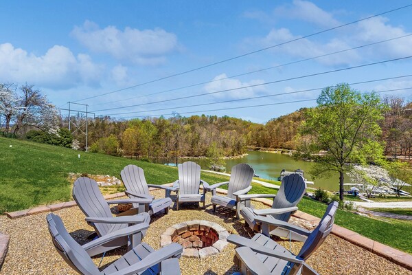 Outdoor Spa + Dock! Scenic Norris Lake Retreat - Norris Lake, TN