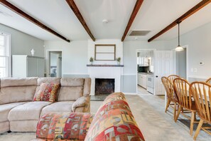 Interior - 2BR Lakefront Getaway w/ Dock & Boat Launch (Bonneau)