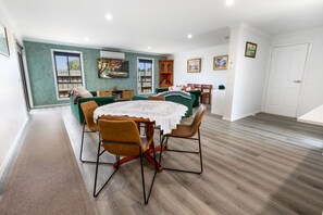 Interior - Haylock Haven: Relax, explore, and feel right at home (Paynesville)