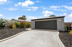 Property grounds - Relax, explore, and feel right at home (Paynesville)